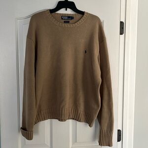 Polo Ralph Lauren crewneck sweater. Very good condition very comfortable.
